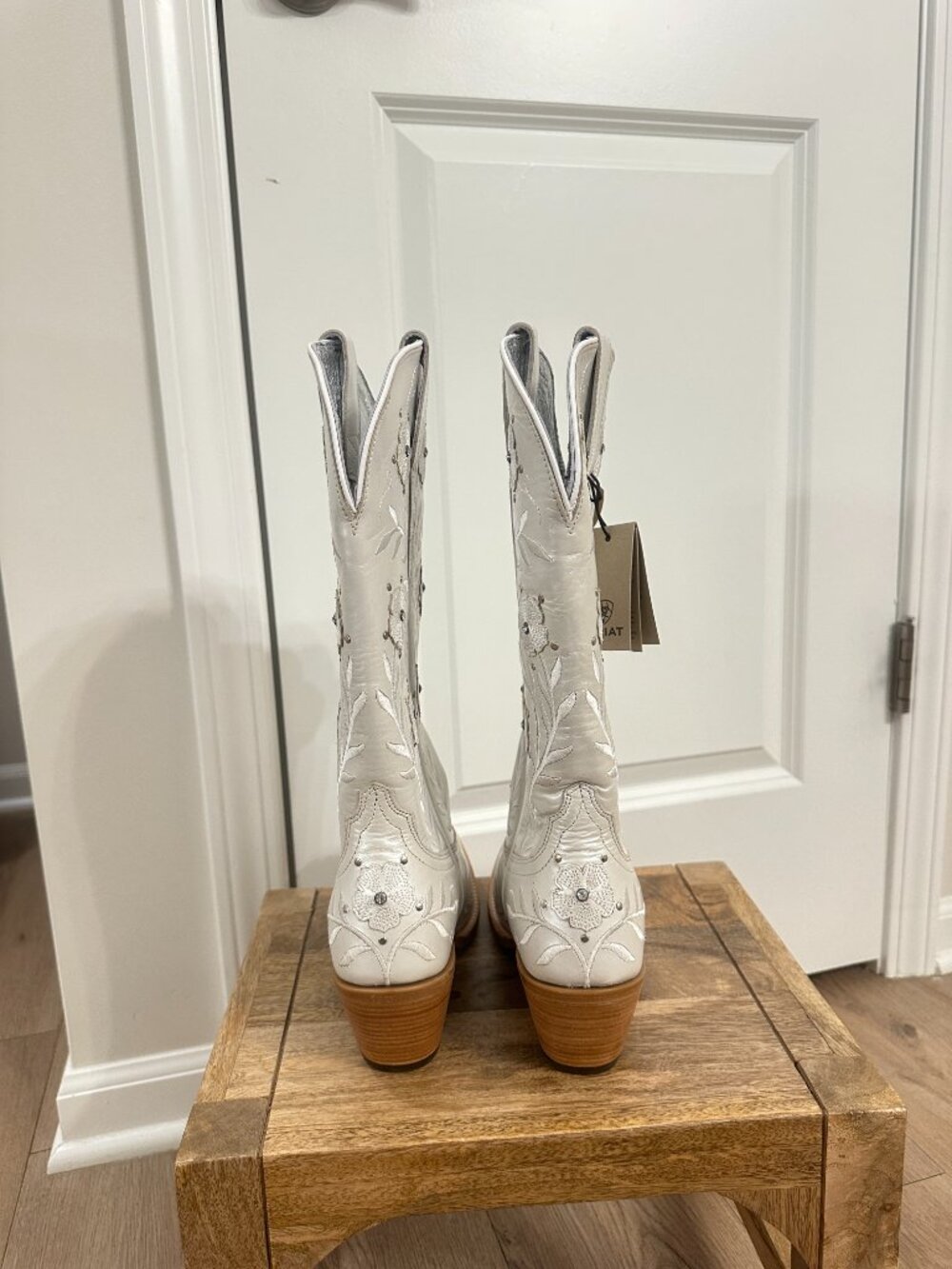 ARIAT Romance Western Boot in Pearly White Size US 8 NWT - Picture 5 of 8